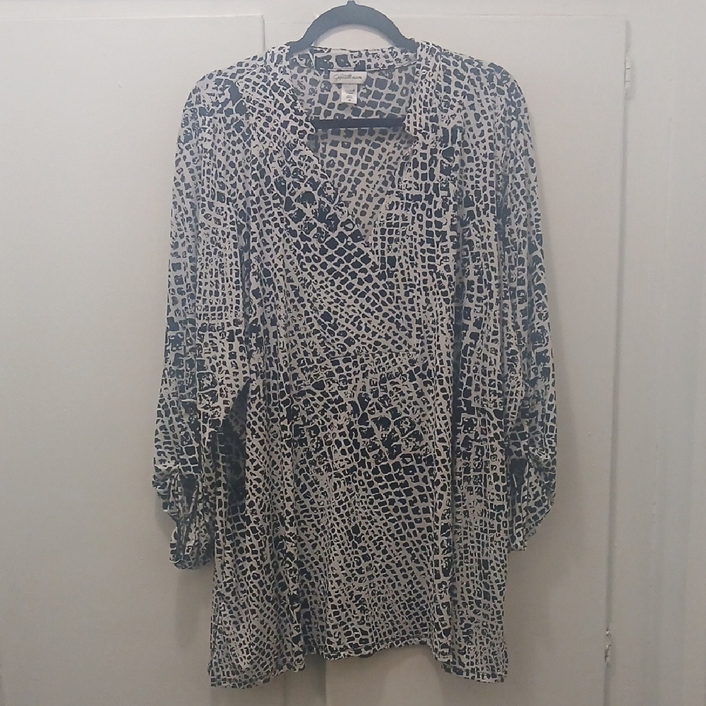 Jaclyn Smith Monochrome Long Sleeve Top